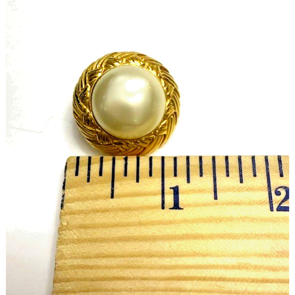 CHANEL CC Logo Button Earrings Clip-On Faux Pearl Gold France Accessory Vintage - Picture 4 of 10